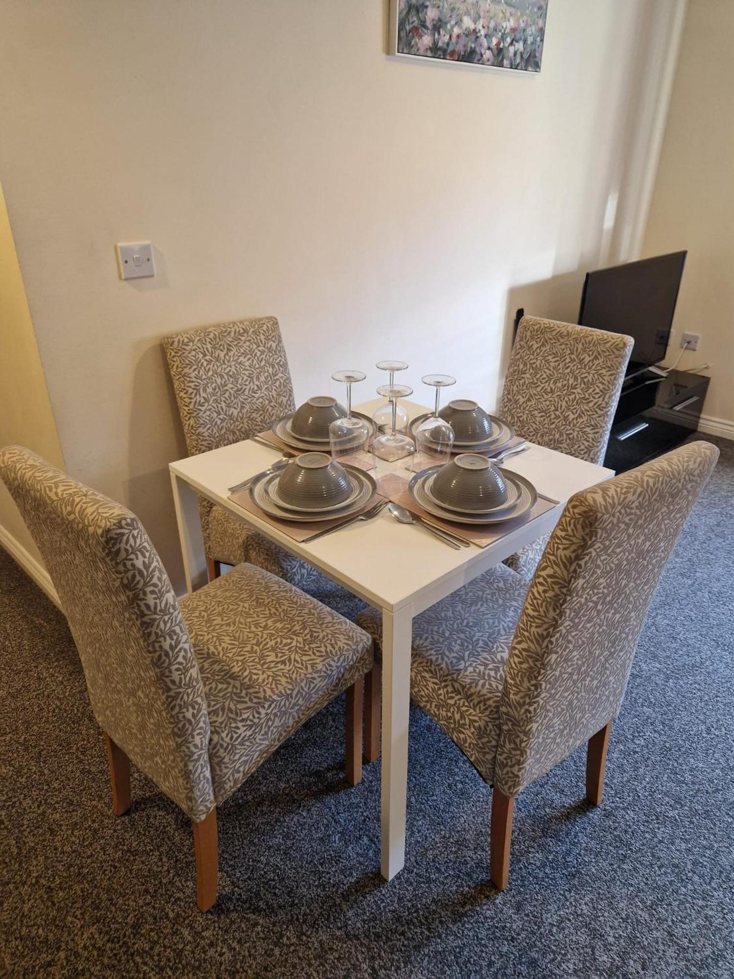 Hereford - Mayflower Coach House, Modern 2 Bedroom Property With Parking, Located South Of Hereford City, Suitable For Small Family, Couple Or Contractors - Sleeps Up To 5 Guests - Hosted By Rentmyhouse المظهر الخارجي الصورة