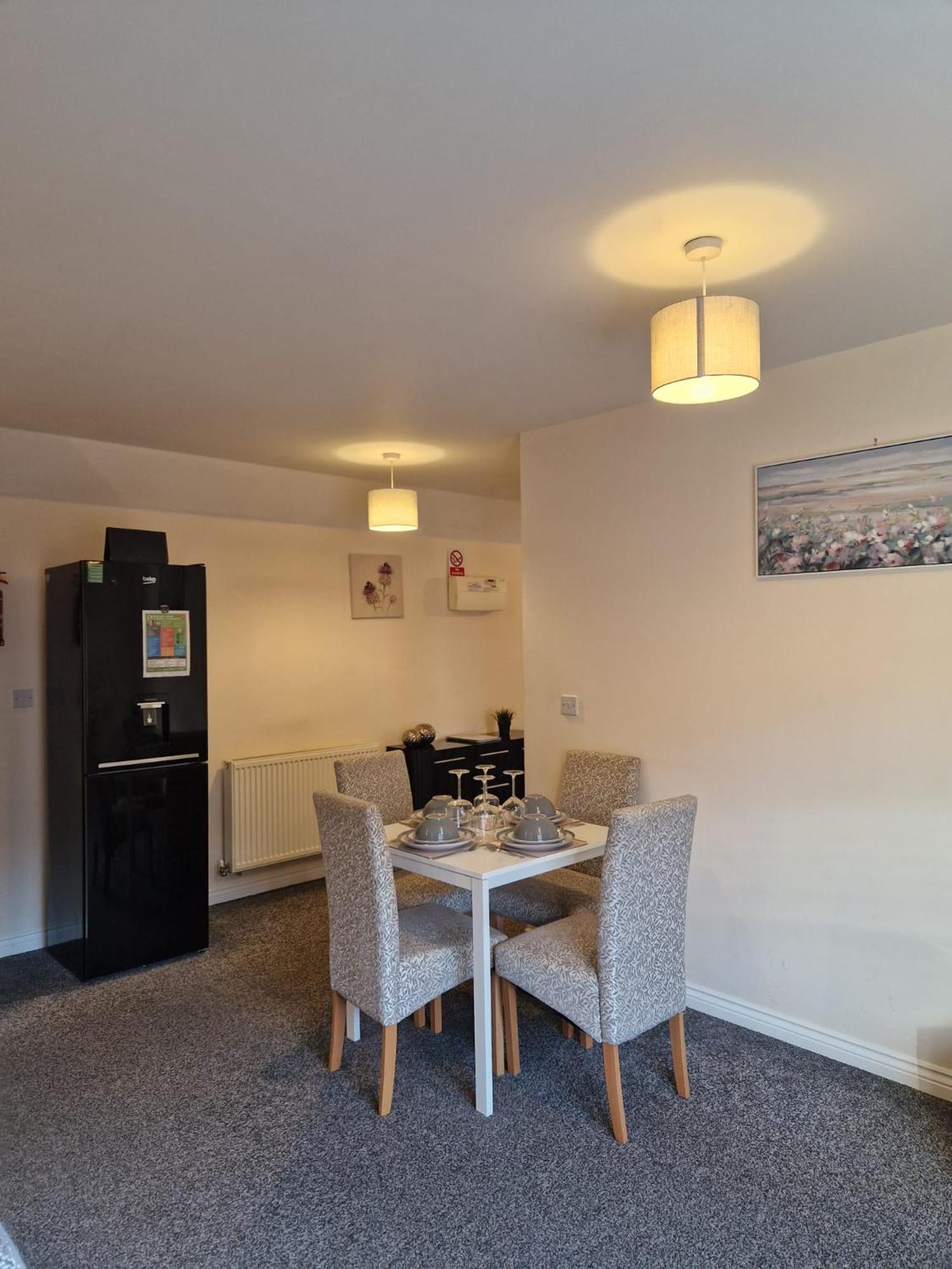 Hereford - Mayflower Coach House, Modern 2 Bedroom Property With Parking, Located South Of Hereford City, Suitable For Small Family, Couple Or Contractors - Sleeps Up To 5 Guests - Hosted By Rentmyhouse المظهر الخارجي الصورة